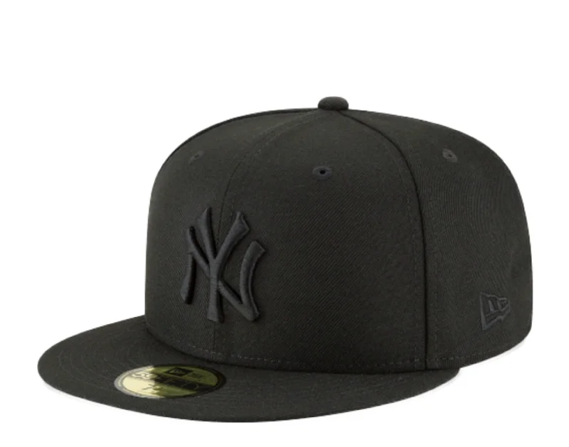 New Era 59Fifty MLB New York Yankees Blackout Basic Fitted Hat 11591128